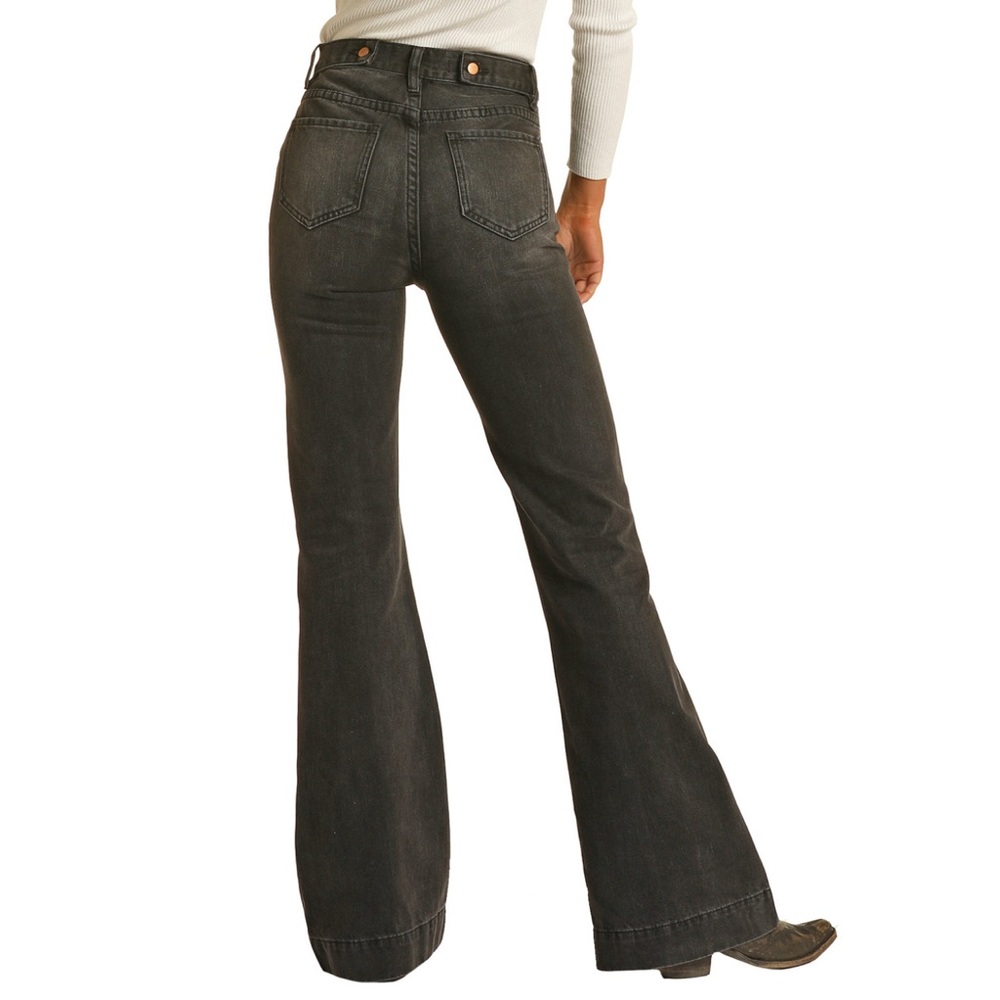 High-Rise Black Flare Jeans for Women — Sleek Wide-Leg Fit - Picture 2 of 15